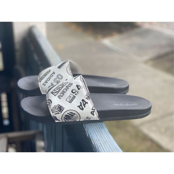 Adidas Men’s Adilette Comfort Slide 'All Over Logos Sz 11 US - Picture 1 of 9